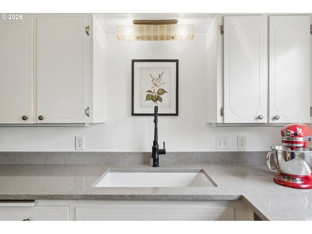 1206 Ne 75TH Ave, Portland, OR 97213
