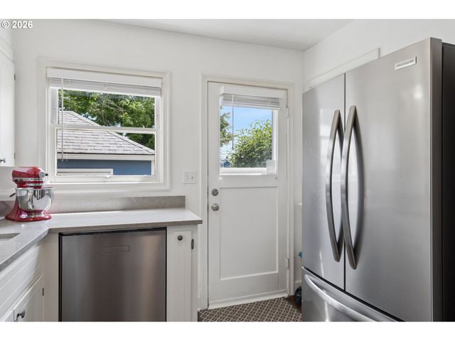 1206 Ne 75TH Ave, Portland, OR 97213