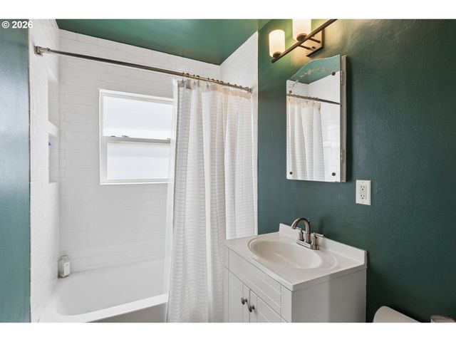 1206 Ne 75TH Ave, Portland, OR 97213