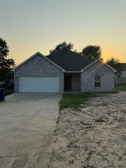 1342 N Waco Avenue, Tulsa, OK 74127