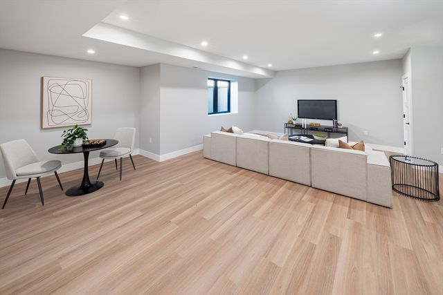 356 Linwood Ave 356, Newton, MA 02460
