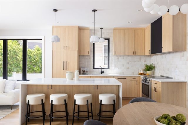 356 Linwood Ave 356, Newton, MA 02460