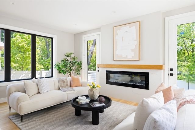 356 Linwood Ave 356, Newton, MA 02460