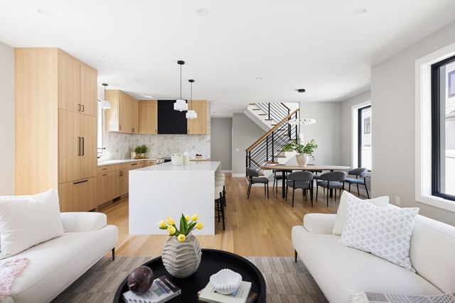 356 Linwood Ave 356, Newton, MA 02460