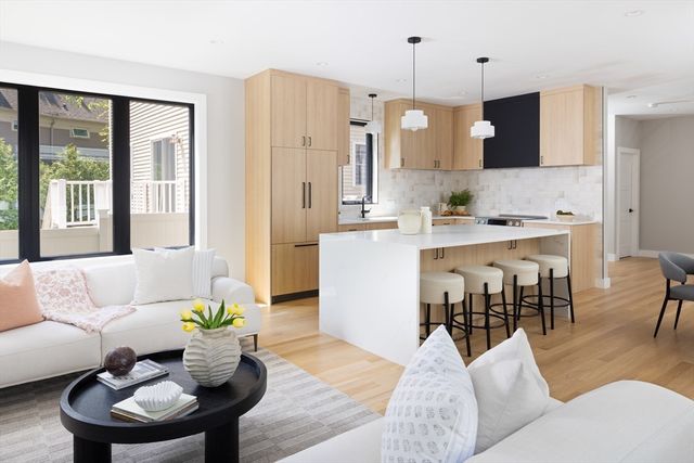 356 Linwood Ave 356, Newton, MA 02460