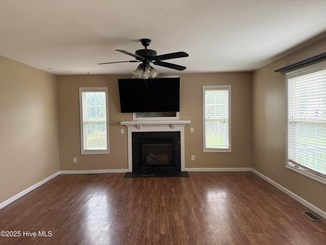 102 Maidens Court, Elizabeth City, NC 27909