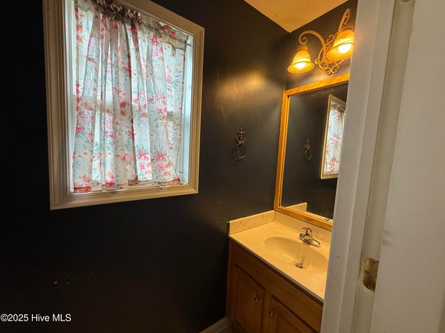102 Maidens Court, Elizabeth City, NC 27909