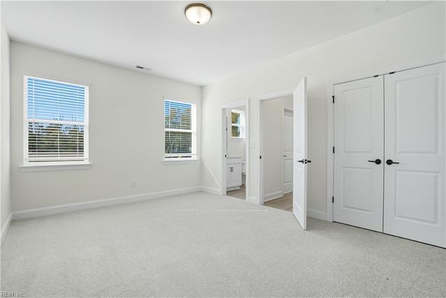 1327 Wharf Hill DR, Smithfield, VA 23430