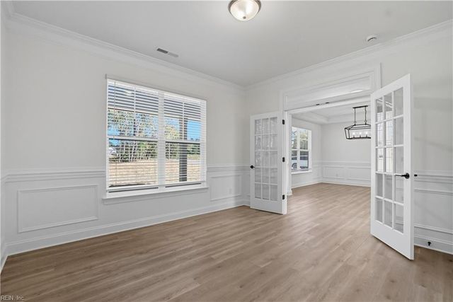 1327 Wharf Hill DR, Smithfield, VA 23430