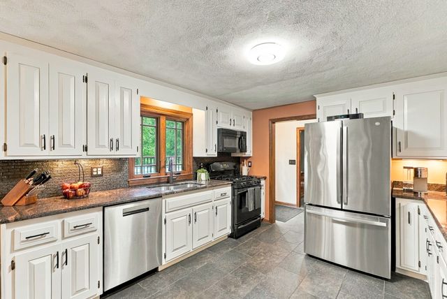 8 Joseph Rd, Hopkinton, MA 01748