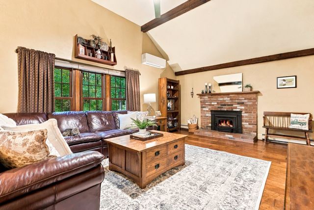 8 Joseph Rd, Hopkinton, MA 01748