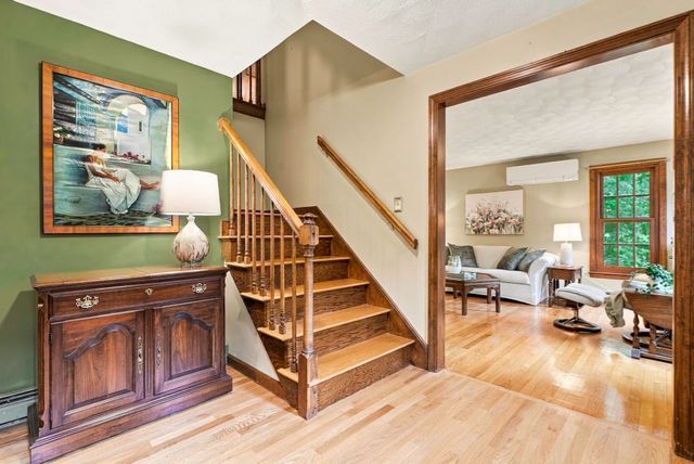 8 Joseph Rd, Hopkinton, MA 01748