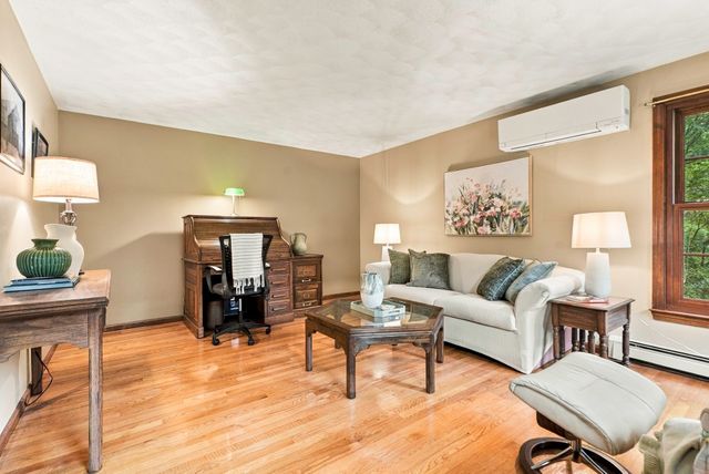8 Joseph Rd, Hopkinton, MA 01748