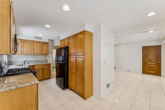 57-10 253rd Street, Little Neck, NY 11362