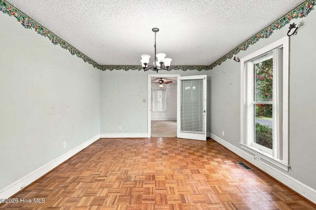 303 Harvey Circle, Grifton, NC 28530