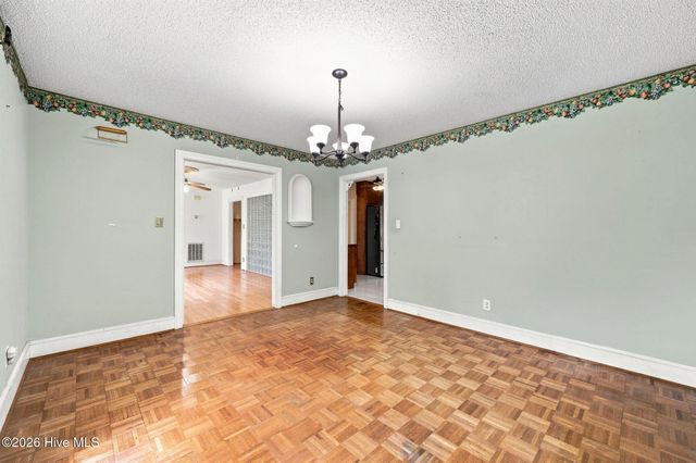 303 Harvey Circle, Grifton, NC 28530