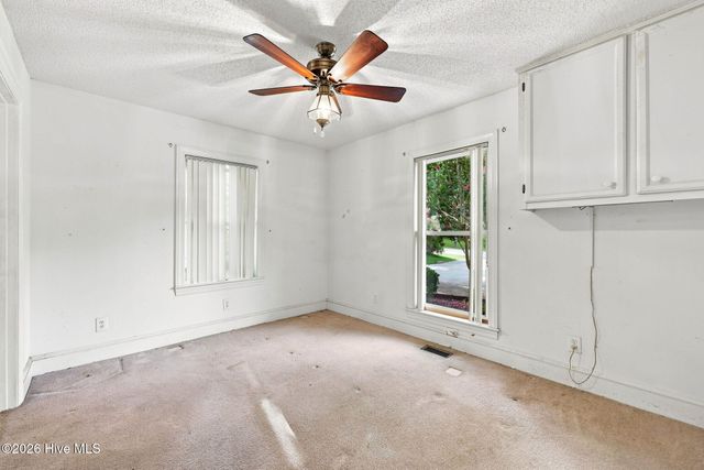 303 Harvey Circle, Grifton, NC 28530