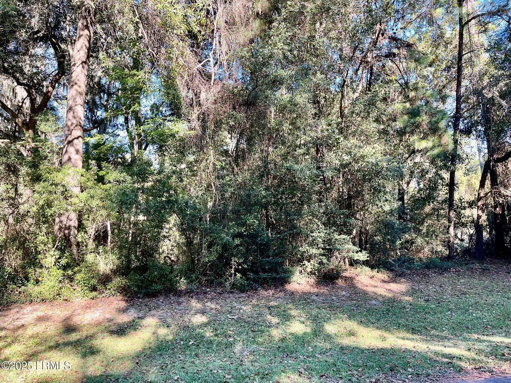 36 Little Creek Road, Lady's Island, SC 29907