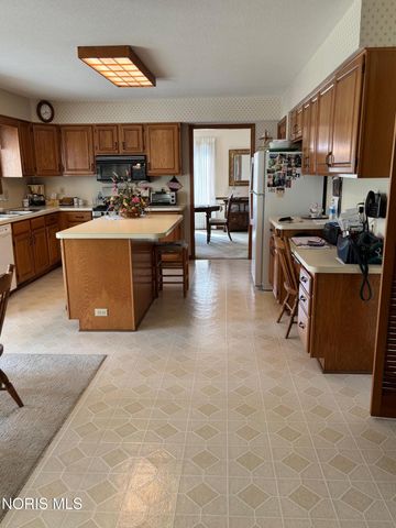 6901 Heather Cove Place, Maumee, OH 43537