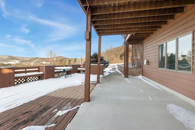 N946 Lauterbach ROAD, La Crosse, WI 54601