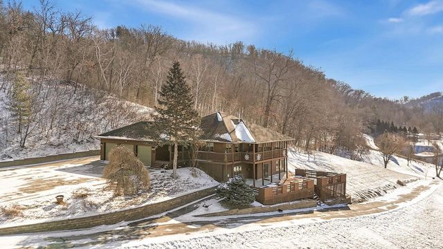 N946 Lauterbach ROAD, La Crosse, WI 54601