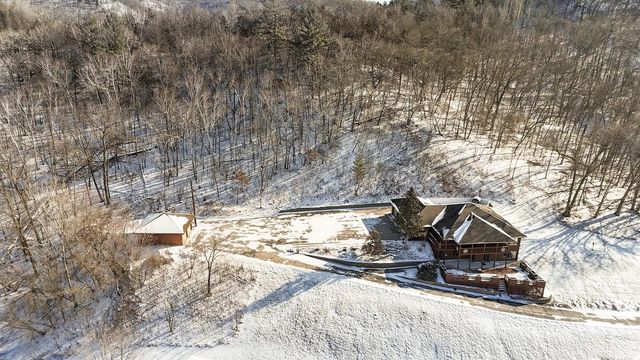 N946 Lauterbach ROAD, La Crosse, WI 54601