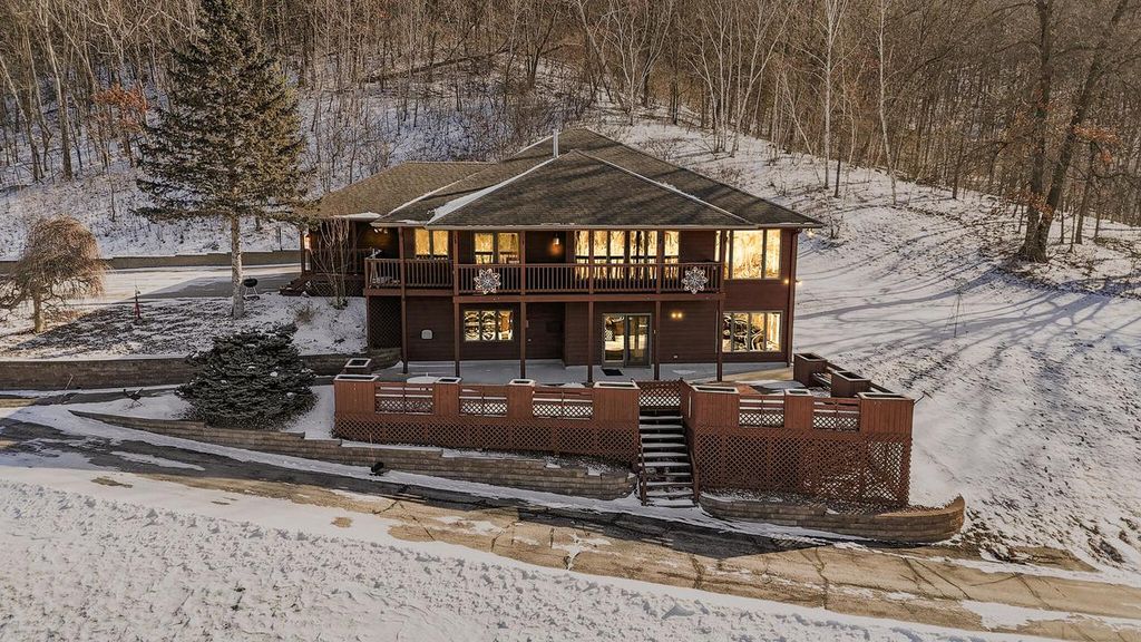 N946 Lauterbach ROAD, La Crosse, WI 54601