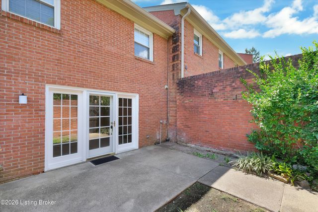 7813 Montero Dr, Prospect, KY 40059
