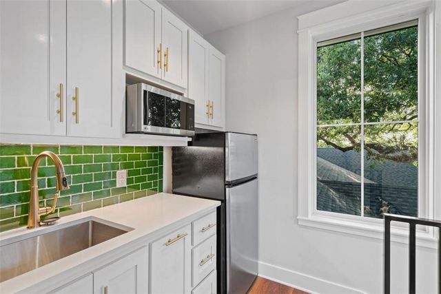 1801 Alta Vista Ave C, Austin, TX 78704