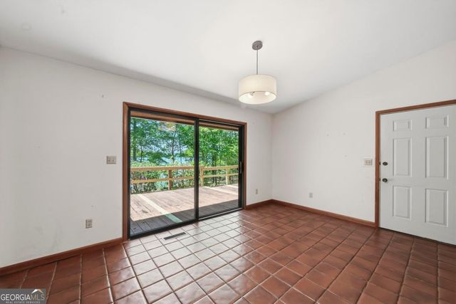 1041 Chieftian Way, White Plains, GA 30678