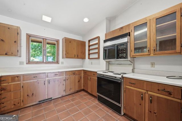 1041 Chieftian Way, White Plains, GA 30678