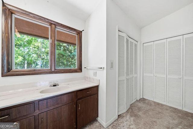 1041 Chieftian Way, White Plains, GA 30678