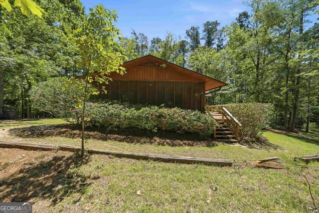 1041 Chieftian Way, White Plains, GA 30678