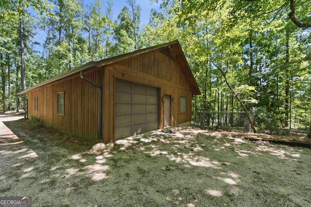 1041 Chieftian Way, White Plains, GA 30678