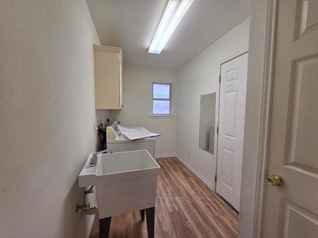 1303 Malibu Dr, Kerrville, TX 78028