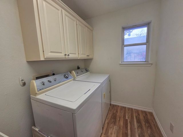 1303 Malibu Dr, Kerrville, TX 78028