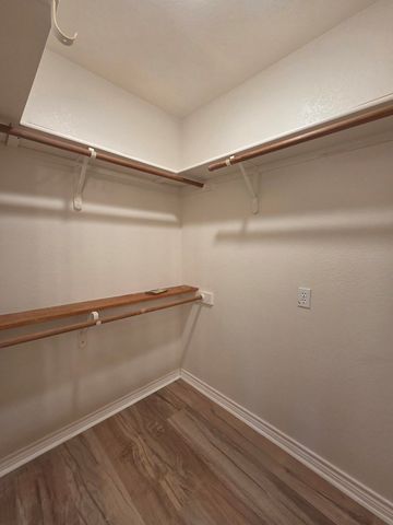 1303 Malibu Dr, Kerrville, TX 78028