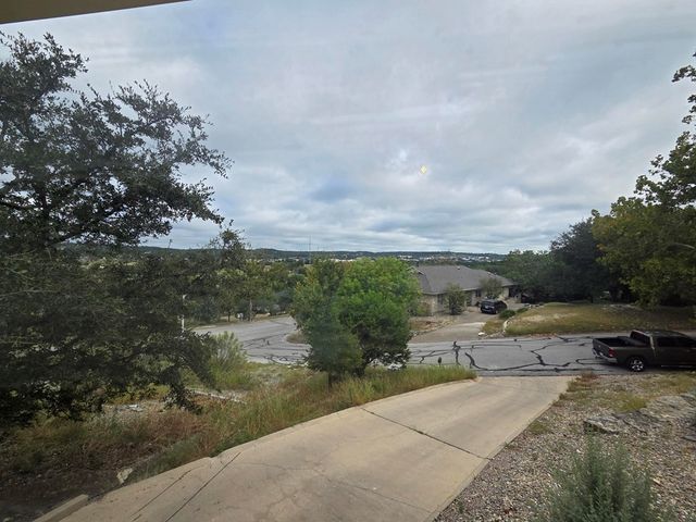 1303 Malibu Dr, Kerrville, TX 78028