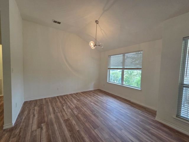 1303 Malibu Dr, Kerrville, TX 78028