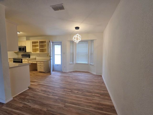 1303 Malibu Dr, Kerrville, TX 78028