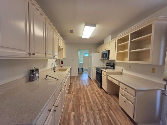 1303 Malibu Dr, Kerrville, TX 78028