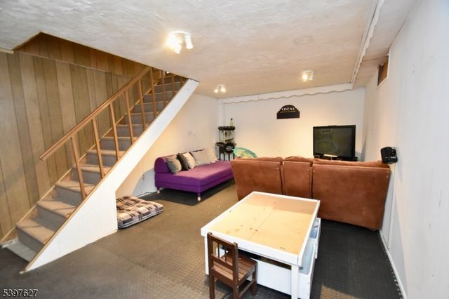 33 Canal Street, Roxbury Twp., NJ 07852