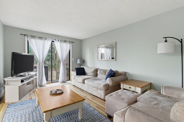 281 Boylston St D, Lowell, MA 01852