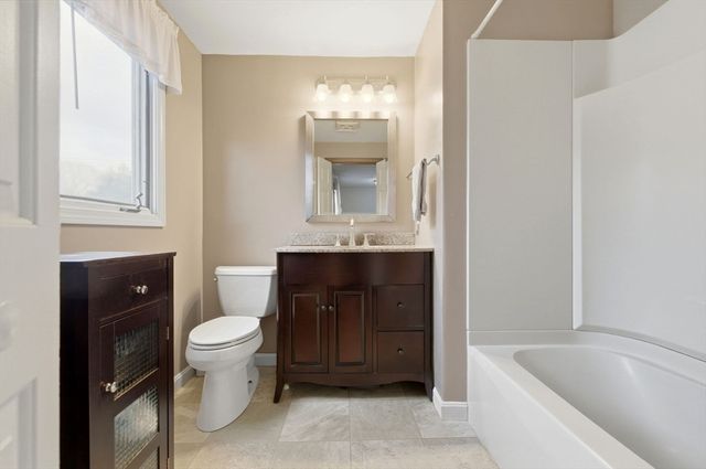 281 Boylston St D, Lowell, MA 01852