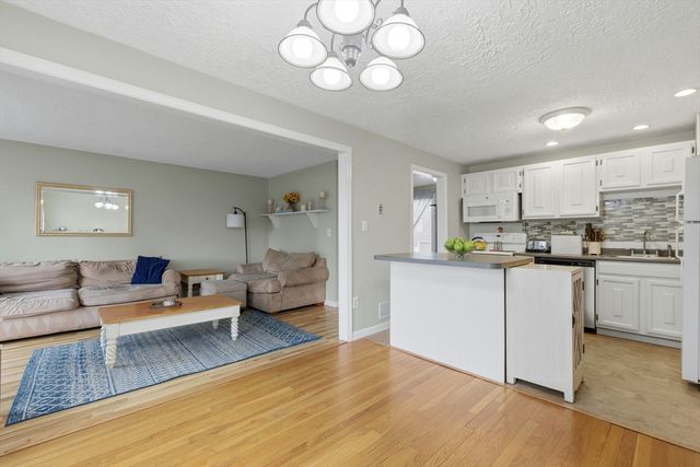 281 Boylston St D, Lowell, MA 01852