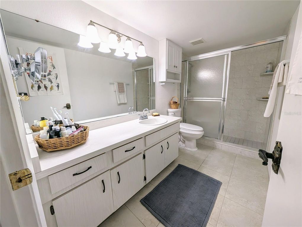 Image 13 of property listing at 2808 60TH AVENUE W 1702, Bradenton, FL 34207