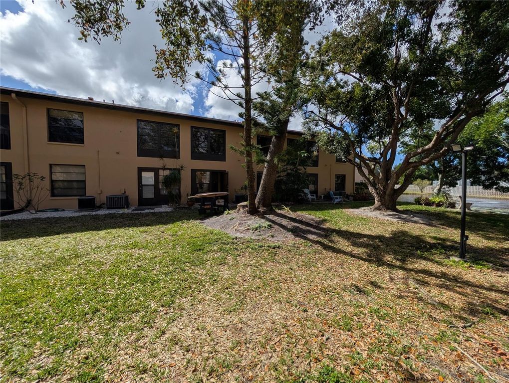 Image 22 of property listing at 2808 60TH AVENUE W 1702, Bradenton, FL 34207