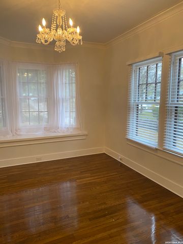 322 FURR DR, San Antonio, TX 78201