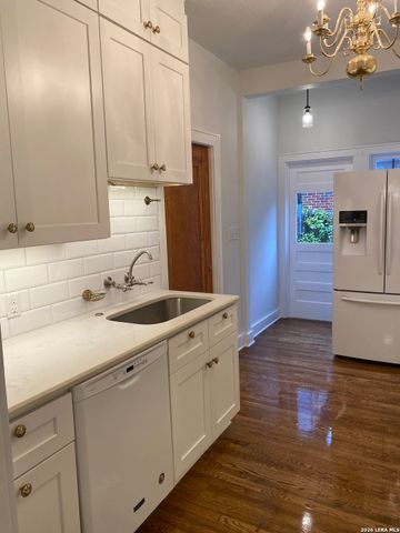 322 FURR DR, San Antonio, TX 78201