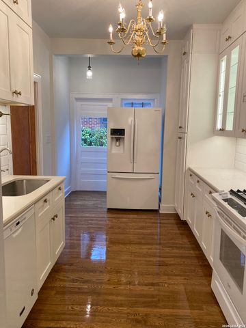 322 FURR DR, San Antonio, TX 78201